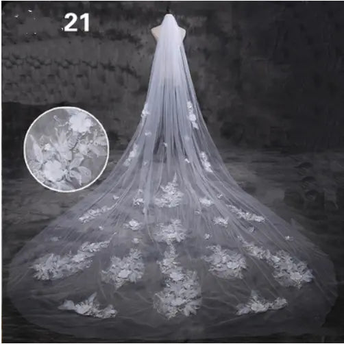 Bridal Long-Tail Luxury Veil - Elegant Sheer Wedding Accessory for Brides with Refined Finishing Touch