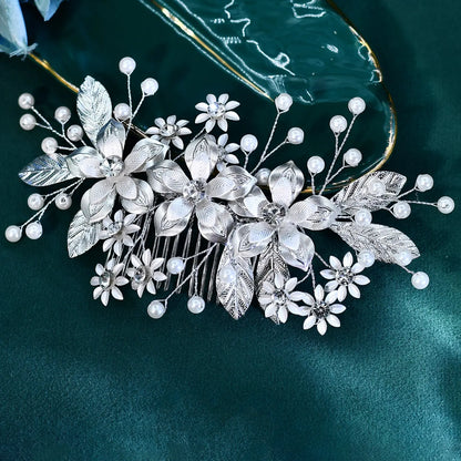 Elegant Handmade Handcrafted Alloy Flower Faux Pearl Hair Comb, Pearl Imitation, Bridal Wedding Bride Accessory, Party Dance Perfect Match, Women Festival Gathering Hairstyle Decor, All Seasons
