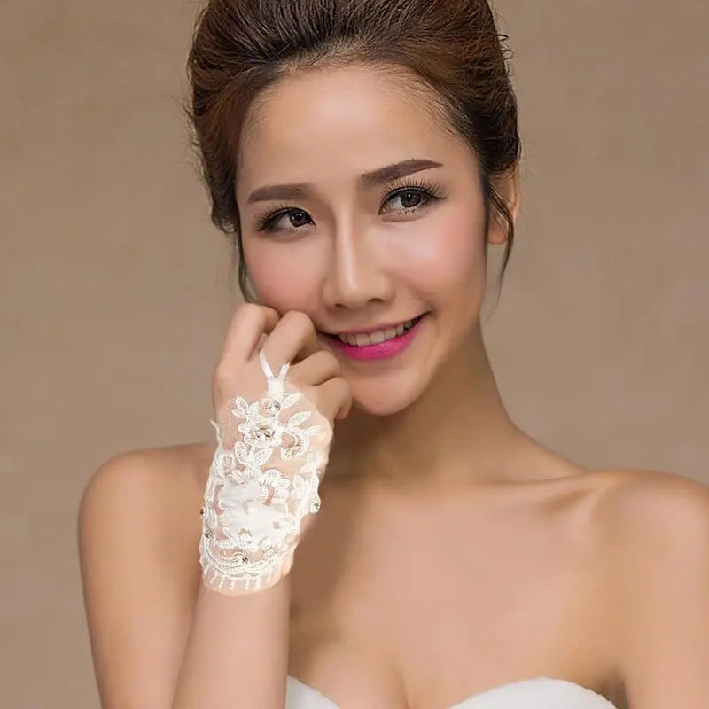 Women's White Tulle Lace Short Fingerless Gloves - Flower-Embellished Rhinestone Motif, Wedding Party Fashion Accessory, Flowers