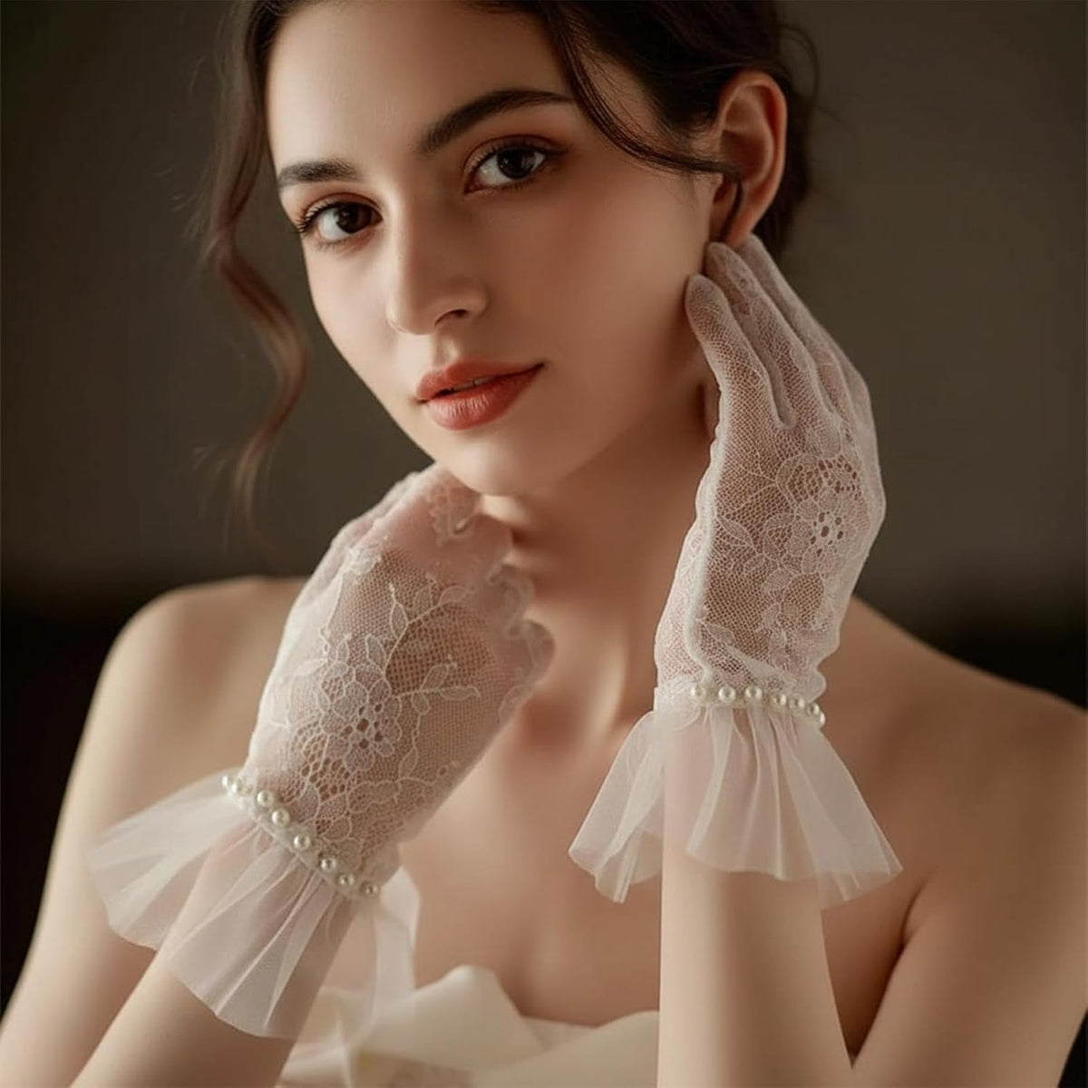 Short White Lace Gloves, Mitten Bride Lace Gloves with Pearls for Wedding, Tulle Bridal Glove for Women Tea Party, Engagement, Wedding, Costume Accessories