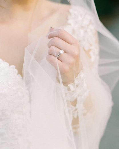 1 Tier Bride Wedding Veils Fingertip Bridal Veil Tulle Veils with Comb for Brides and Women