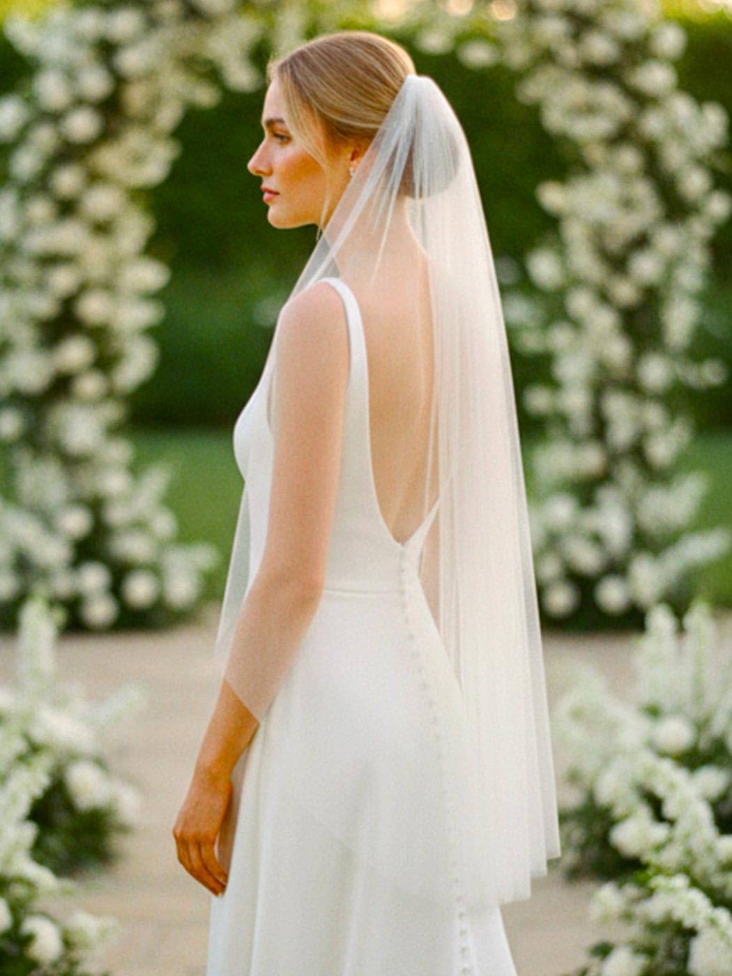 Bride Wedding Veils Long Fingertip Length 1 Tier Bridal Tulle Veil with Comb for Women