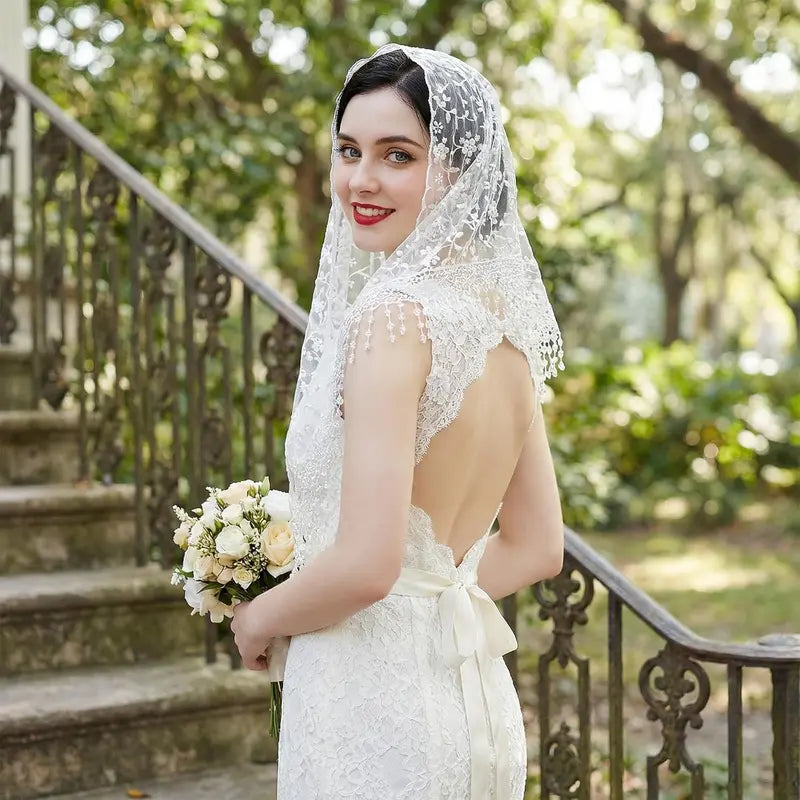 Lace White Mantilla Veil, Charming Lace Head Coverings for Women, Exquisite Elegant Wedding Veil for Bridal Weddings Special Occasions : Clothing, Shoes & Jewelry