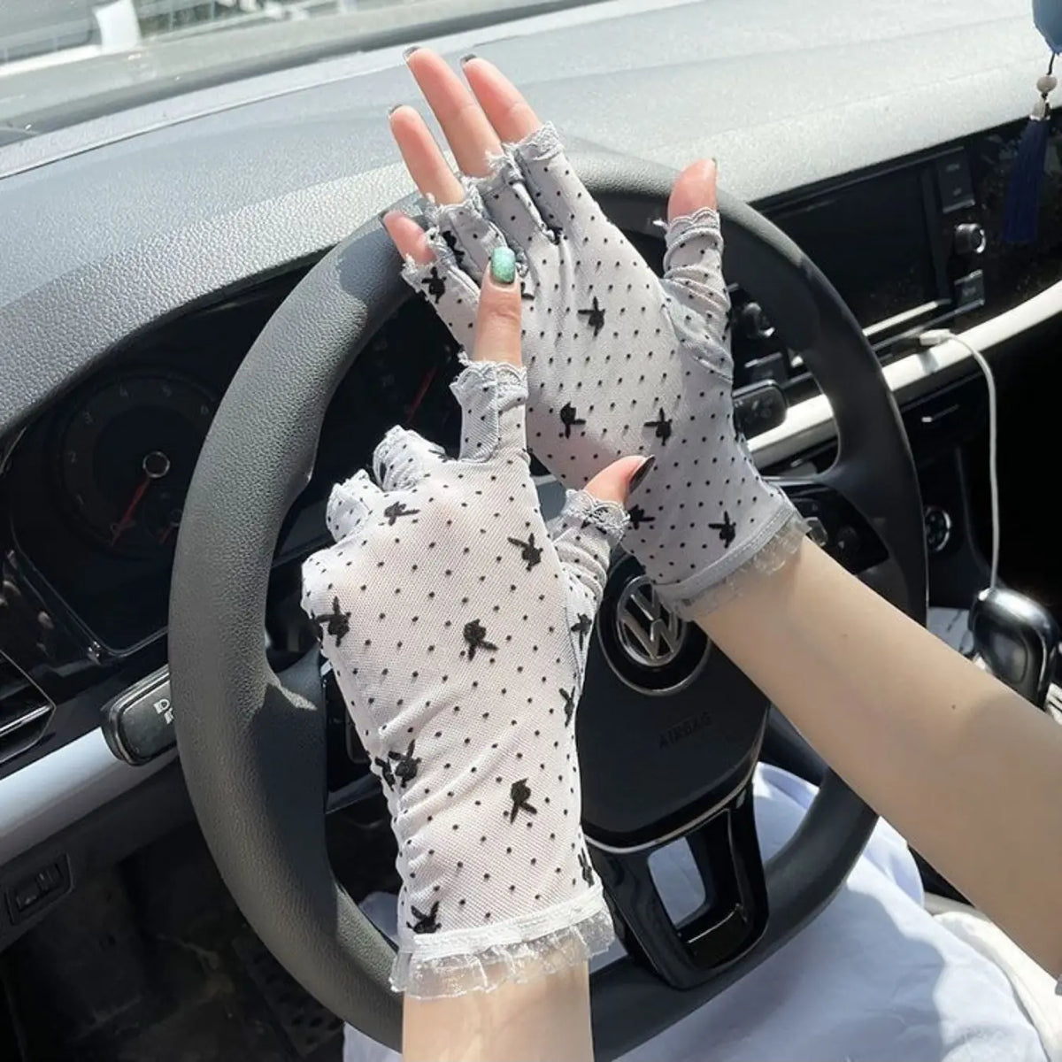Women's Thin Premium Black Half-Finger Lace Gloves with Exposed Fingertips, Delicate Five-Finger Design for Summer Driving, UV Protection, Mesh Fabric