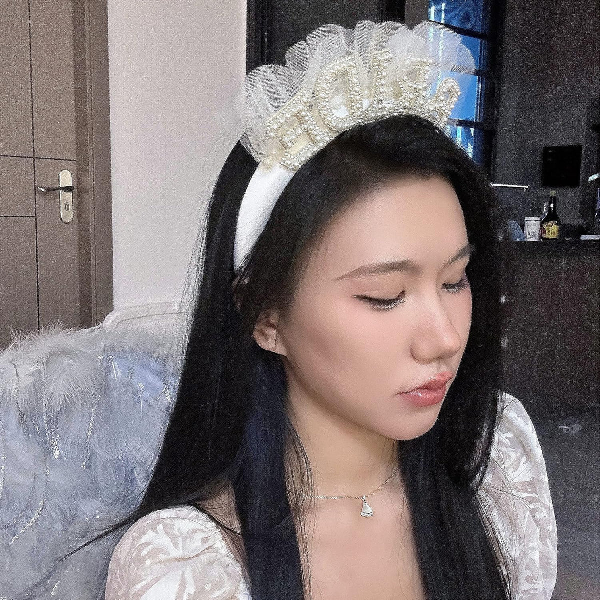 Pearl Veil Bride Headband, White Satin Hairband with 'BRIDE' Decorated by Pearl and Rhinestone, Bridal Hairband for Bachelorette Party Decorations, Women's Hair Accessory