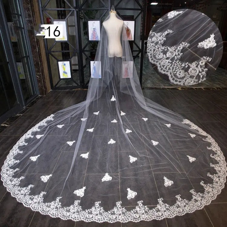 Bridal Long-Tail Luxury Veil - Elegant Sheer Wedding Accessory for Brides with Refined Finishing Touch