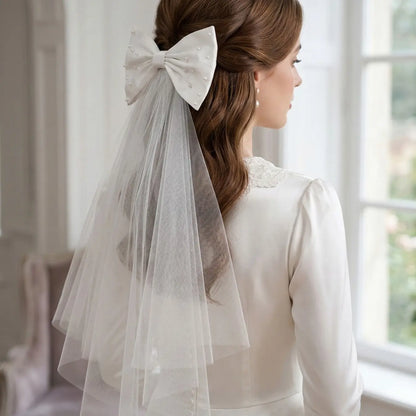 Elegant Pearl Bow Headscarf, French Vintage Romantic Wedding Accessory, Perfect for Engagement, Marriage Ceremony, Single Party, Photo Prop, Trailing Veil