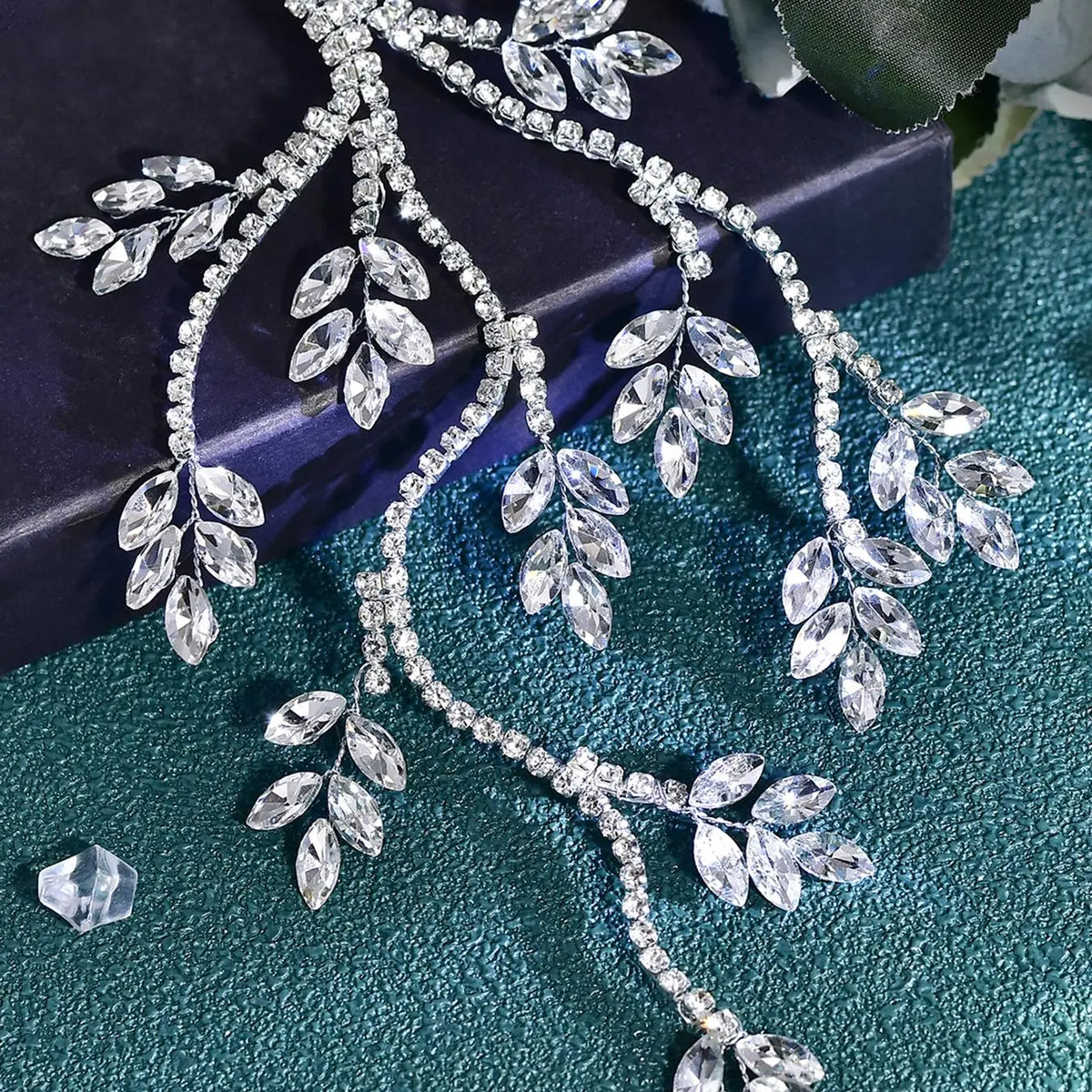 Elegant Rhinestone Decorated Leaf Design Headband, Exquisite Trendy Bridal Headwear, Fashionable Hair Accessories for Wedding Party Decoration, Hairpiece