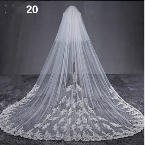 Bridal Long-Tail Luxury Veil - Elegant Sheer Wedding Accessory for Brides with Refined Finishing Touch