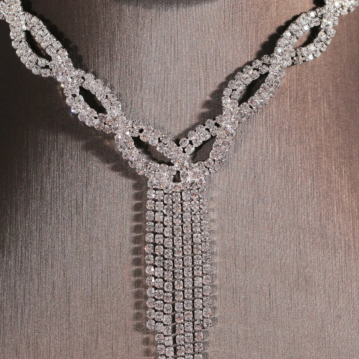 A set of classic rhinestone crowns, necklaces, and earrings for brides, 4 wedding jewelry sets, Bridal accessories, Bridal Accessory, suitable for weddings, parties, gatherings